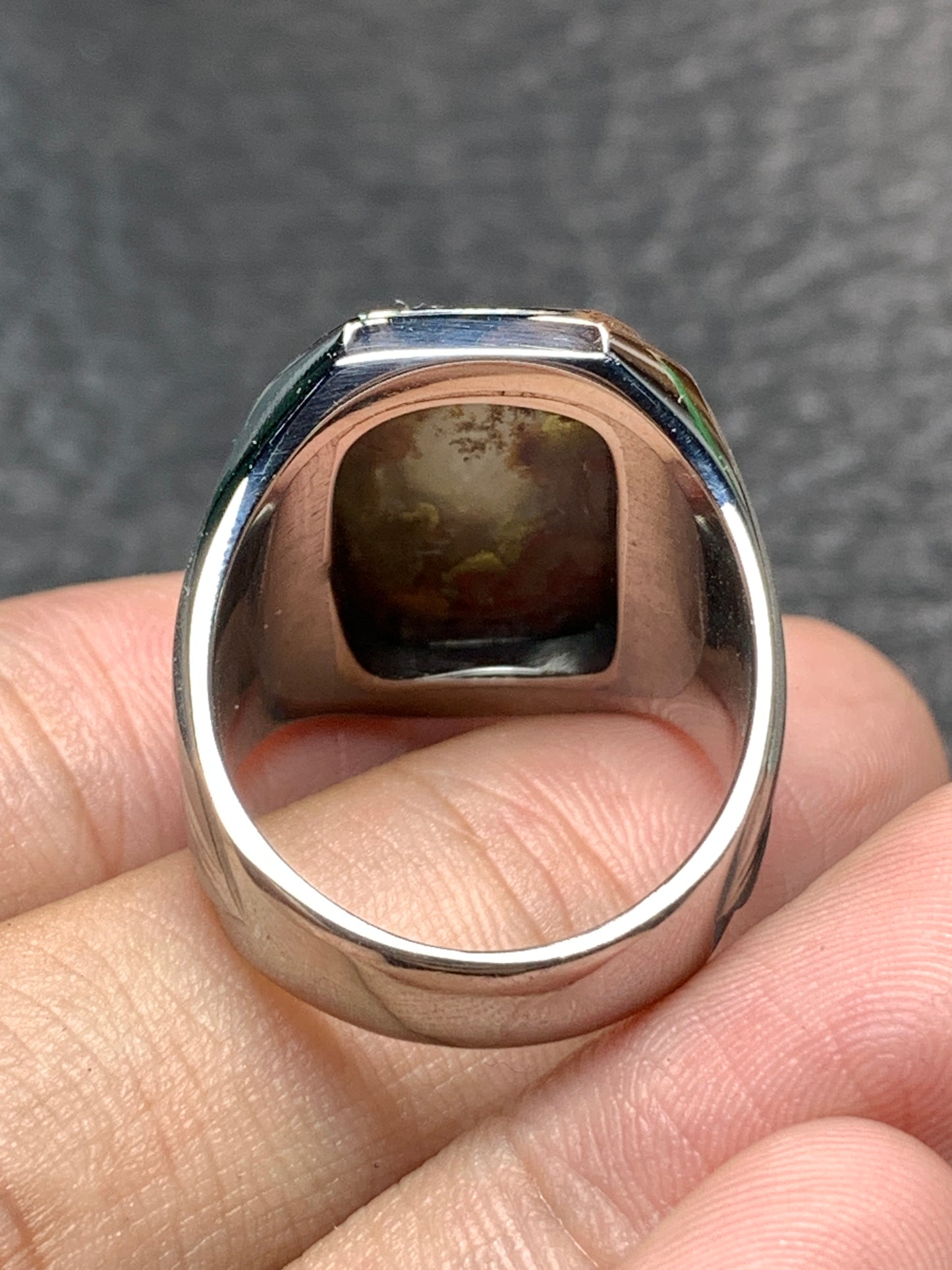 Scenic Moss Agate Ring 15x11x6.5mm, 8.75 USA/Canada 66 ct